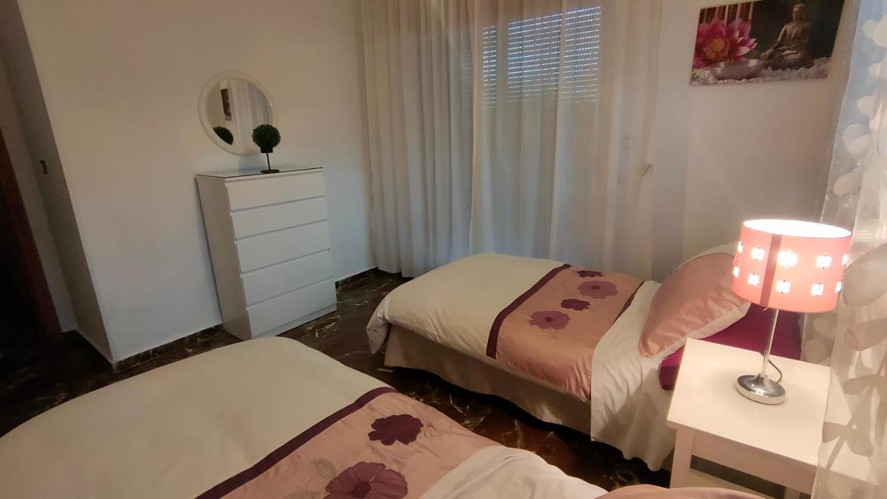 Amplio Apartamento Familiar De 3 Dormitorios En La Zubia Granada A Un Paso De La Alhambra Y Sierra Nevada المظهر الخارجي الصورة